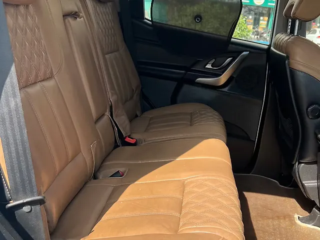 Used Mahindra XUV500 W11 [2018-2020] in Surat