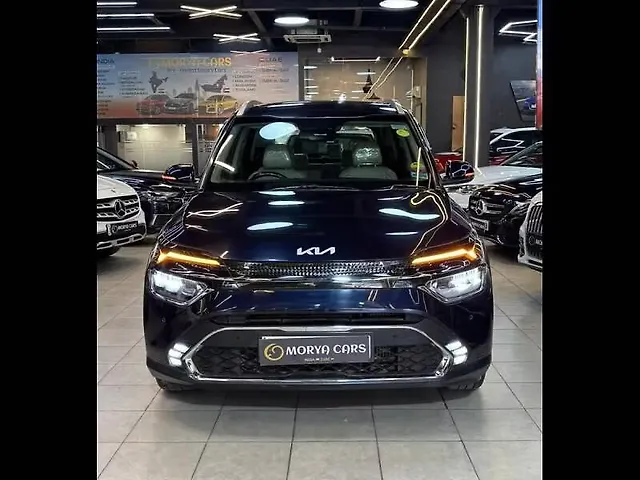 Used 2022 Kia Carens in Mumbai