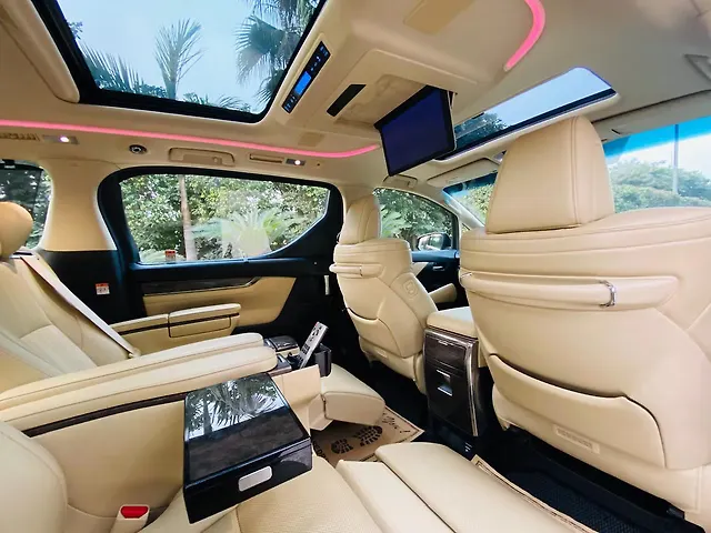 Used Toyota Vellfire VIP – Executive Lounge Hybrid (Electric + Petrol) Automatic in Delhi