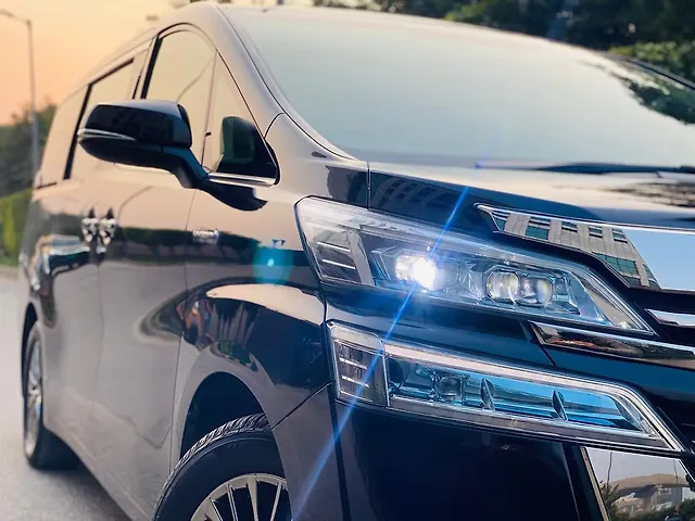 Used Toyota Vellfire VIP – Executive Lounge Hybrid (Electric + Petrol) Automatic in Delhi
