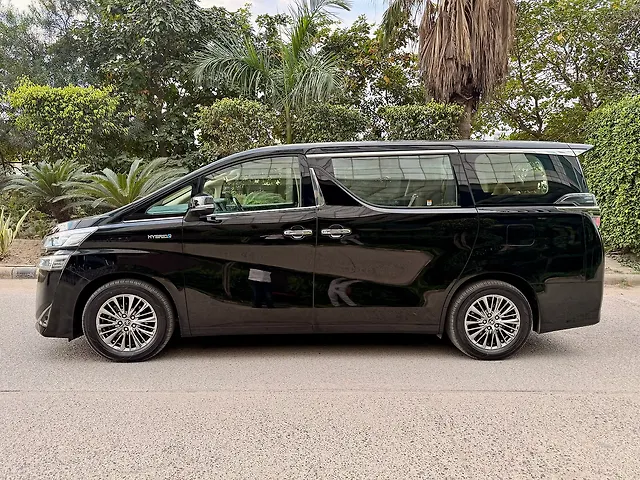 Used Toyota Vellfire VIP – Executive Lounge Hybrid (Electric + Petrol) Automatic in Delhi