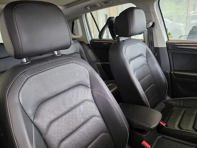 Used Volkswagen Tiguan Elegance 2.0 TSI DSG [2021] in Hyderabad