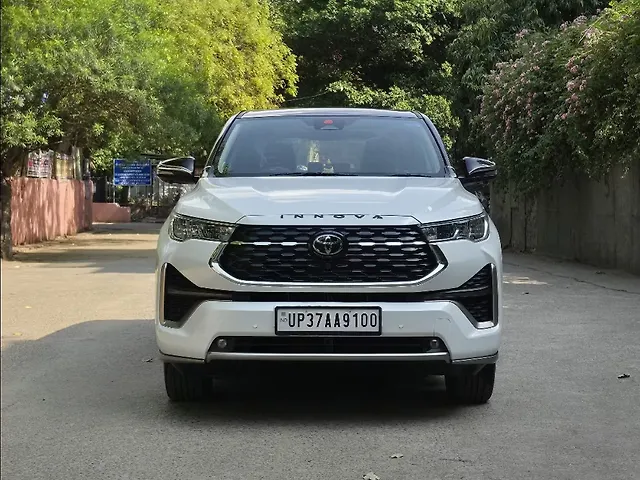 Used 2025 Toyota Innova Hycross in Delhi