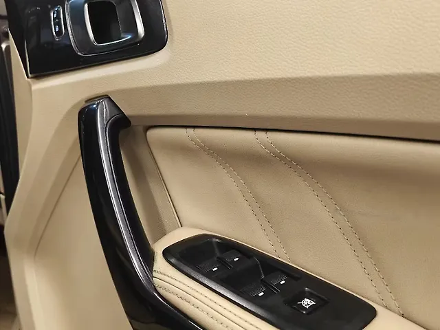 Used Ford Endeavour Titanium Plus 2.0 4x2 AT in Lucknow