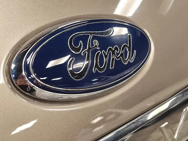 Used Ford Endeavour Titanium Plus 2.0 4x2 AT in Lucknow