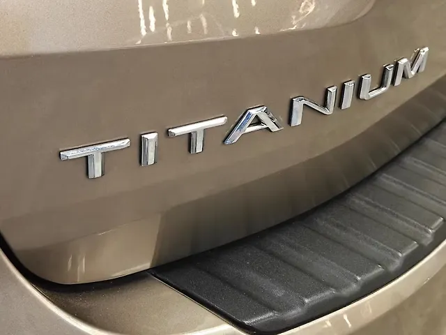Used Ford Endeavour Titanium Plus 2.0 4x2 AT in Lucknow