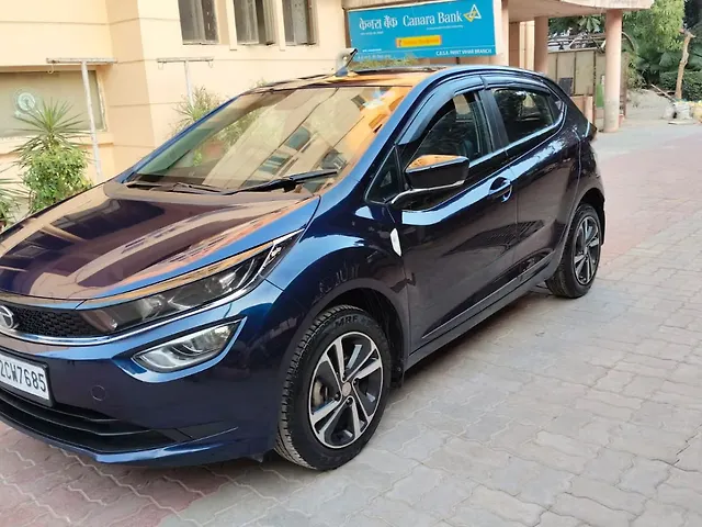 Used 2023 Tata Altroz in Delhi