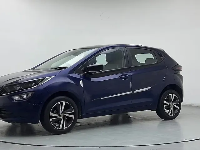 Used 2023 Tata Altroz in Delhi