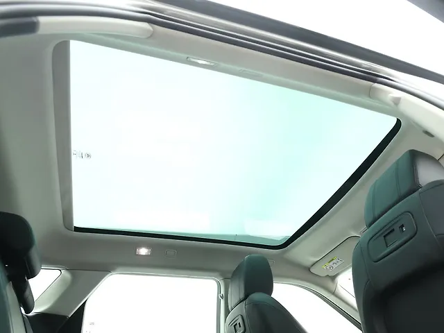 Used Land Rover Range Rover Evoque SE R-Dynamic in Dehradun