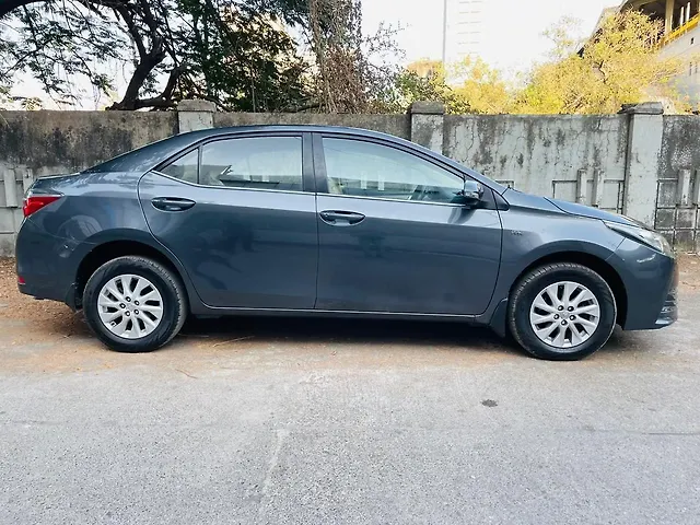 Used Toyota Corolla Altis G Petrol in Mumbai