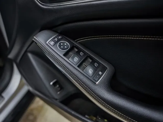Used Mercedes-Benz GLA [2017-2020] 200 Sport in Delhi