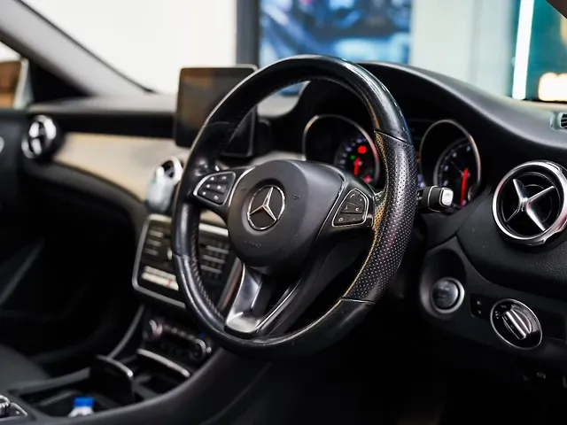 Used Mercedes-Benz GLA [2017-2020] 200 Sport in Delhi