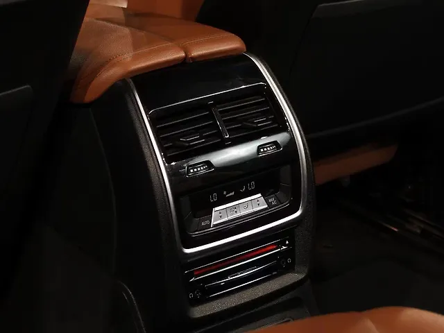 Used BMW X7 [2019-2023] xDrive30d DPE Signature in Ahmedabad