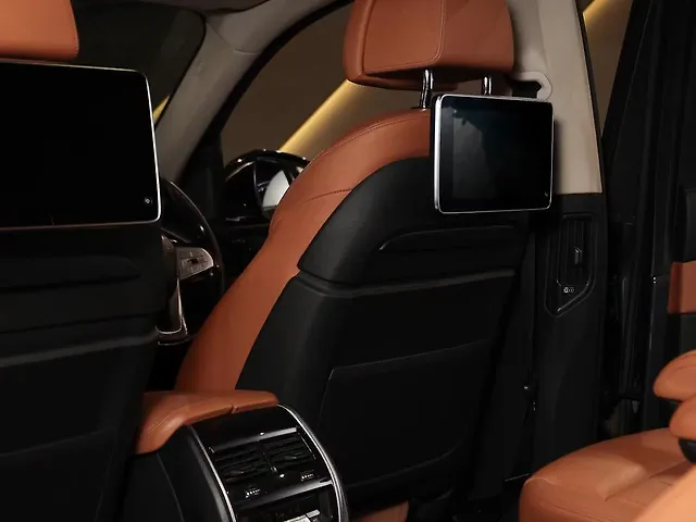 Used BMW X7 [2019-2023] xDrive30d DPE Signature in Ahmedabad