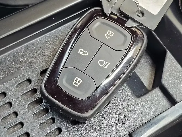 Used Tata Nexon Fearless Plus (S) 1.2 Petrol 7DCA Dual Tone [2023-2025] in Mumbai