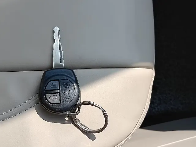 Used Maruti Suzuki Ertiga VXi CNG Manual in Thane