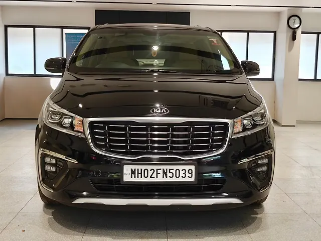 Used 2021 Kia Carnival in Mumbai