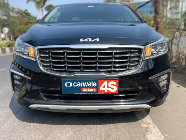 Used 2022 Kia Carnival in Mumbai