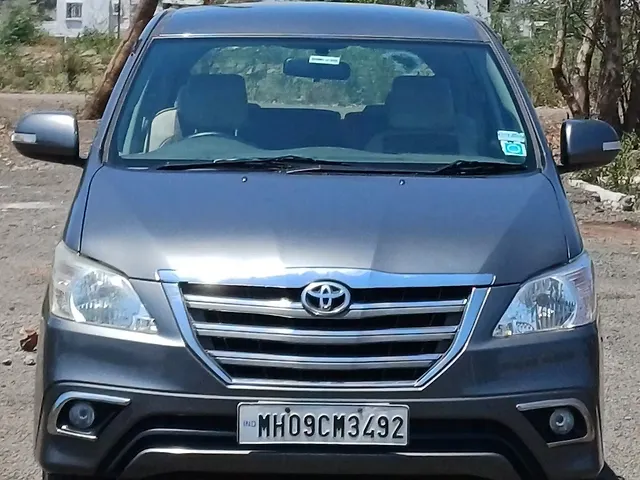 Used 2012 Toyota Innova in Kolhapur