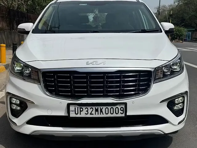 Used 2021 Kia Carnival in Delhi