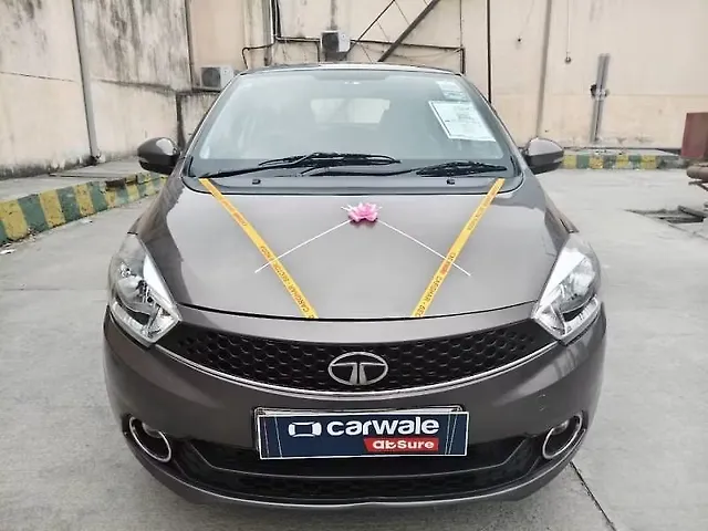 Used 2017 Tata Tigor in Delhi