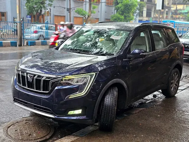 Used Mahindra Old Generation XUV700 AX 7 Petrol AT Luxury Pack 7 STR [2021] in Kolkata