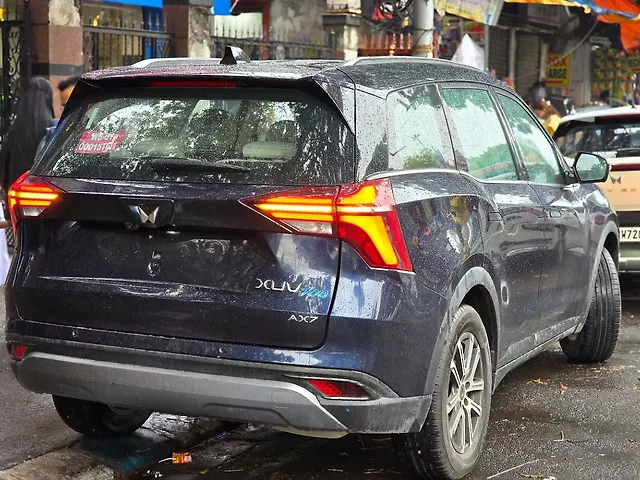 Used Mahindra Old Generation XUV700 AX 7 Petrol AT Luxury Pack 7 STR [2021] in Kolkata