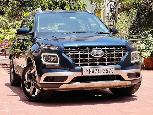 Used 2020 Hyundai Venue in Mumbai
