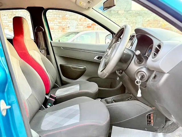 Used Renault Kwid [2019-2022] 1.0 RXT AMT Opt [2019-2020] in Surat