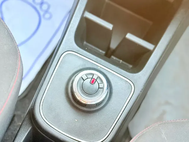 Used Renault Kwid [2019-2022] 1.0 RXT AMT Opt [2019-2020] in Surat