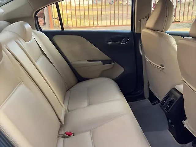 Used Honda City 4th Generation V CVT Petrol [2017-2019] in Ahmedabad