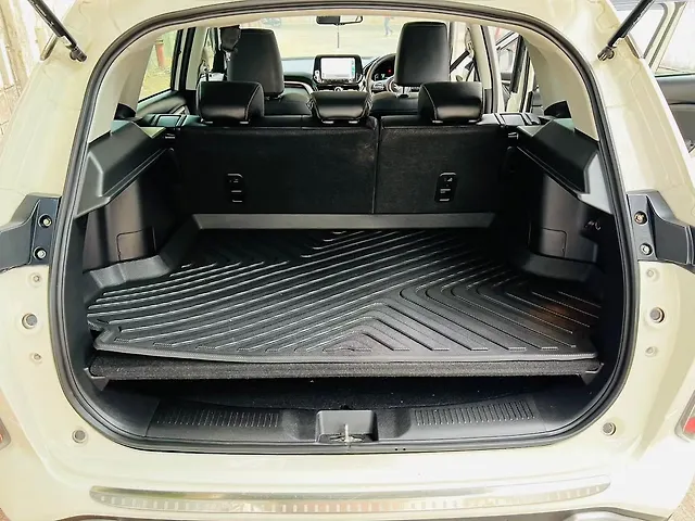 Used Maruti Suzuki Grand Vitara Alpha Plus Intelligent Hybrid eCVT Dual Tone [2022-2025] in Mumbai