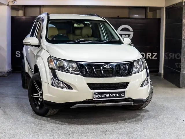 Used 2017 Mahindra XUV500 in Delhi