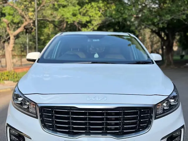 Used 2023 Kia Carnival in Delhi