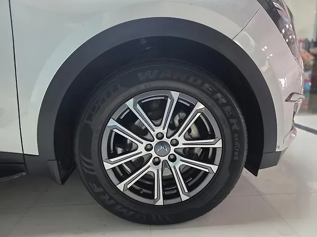Used Mahindra Old Generation XUV700 AX7 Luxury Pack AWD Diesel 2.2L Turbo Automatic 7 STR in Bangalore Used Mahindra Old Generation XUV700 AX7 Luxury Pack AWD Diesel 2.2L Turbo Automatic 7 STR in Bangalore