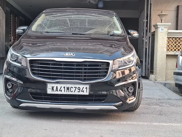 Used 2020 Kia Carnival in Bangalore