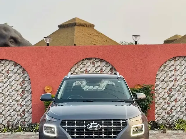 Used 2019 Hyundai Venue in Surat