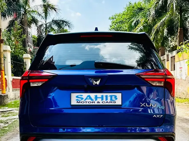 Used Mahindra Old Generation XUV700 AX7 Luxury Pack 2WD Diesel 2.2L Turbo Manual 7 STR in Agra Used Mahindra Old Generation XUV700 AX7 Luxury Pack 2WD Diesel 2.2L Turbo Manual 7 STR in Agra