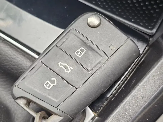 Used Volkswagen Taigun [2021-2023] Topline 1.0 TSI MT in Mumbai
