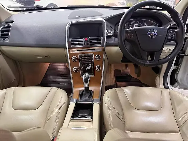 Used Volvo XC60 [2015-2017] Momentum in Hyderabad