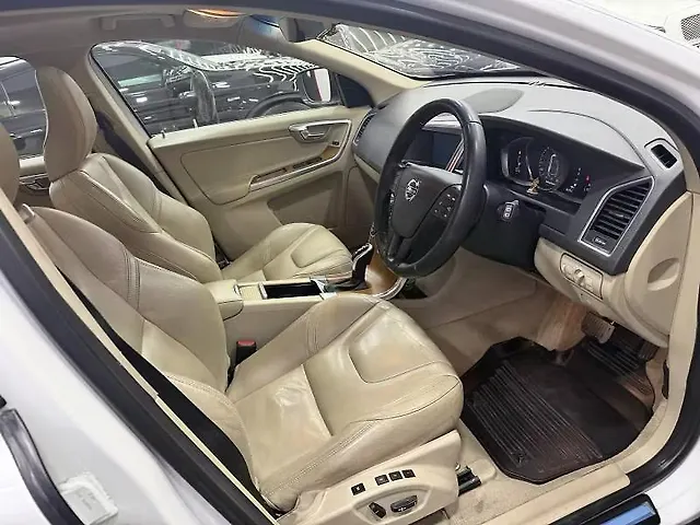 Used Volvo XC60 [2015-2017] Momentum in Hyderabad