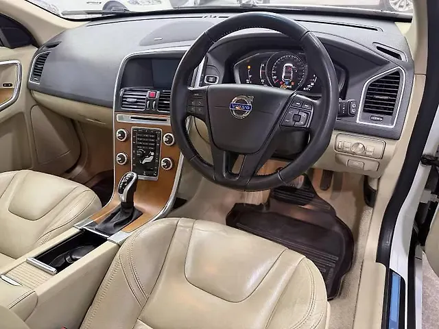 Used Volvo XC60 [2015-2017] Momentum in Hyderabad