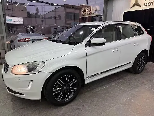 Used Volvo XC60 [2015-2017] Momentum in Hyderabad