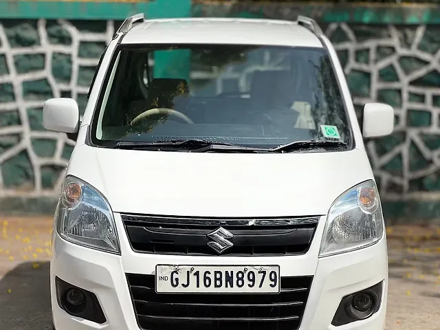 Used 2017 Maruti Suzuki Wagon R in Surat