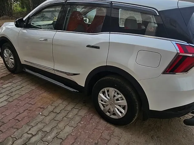 Used Mahindra Old Generation XUV700 MX Diesel MT 5 STR [2021] in Lucknow