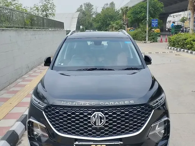 Used 2023 MG Hector Plus in Delhi