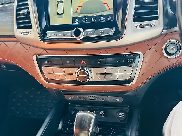 Used Mahindra Alturas G4 4WD AT in Surat