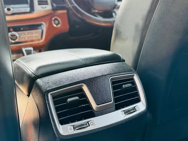 Used Mahindra Alturas G4 4WD AT in Surat