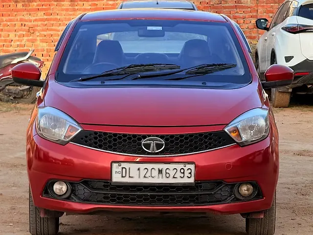 Used 2017 Tata Tigor in Delhi