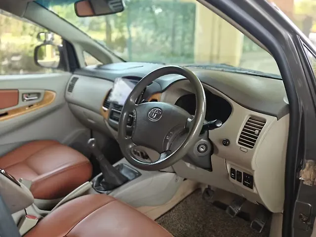 Used Toyota Innova [2005-2009] 2.5 V 8 STR in Mumbai